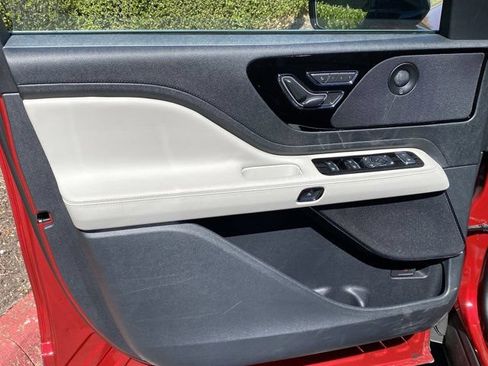 Used 2026 Lincoln Aviator AWD image 19