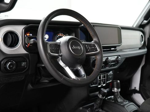 Used 2024 Jeep Wrangler Unlimited Sahara AWD/4WD image 12