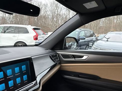 Used 2024 Volkswagen Atlas Cross Sport SE w/ Panoramic Sunroof Package image 22