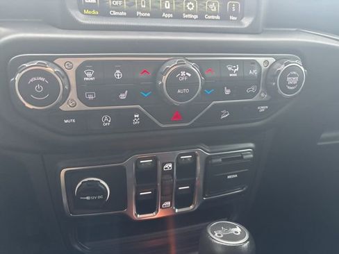 Used 2019 Jeep Wrangler Unlimited Sahara w/ Dual Top Group image 28