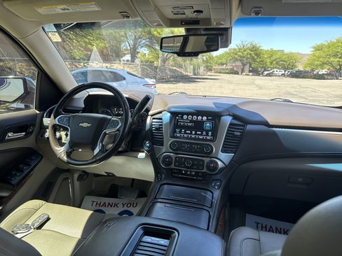 Used 2019 Chevrolet Suburban Premier AWD/4WD image 19