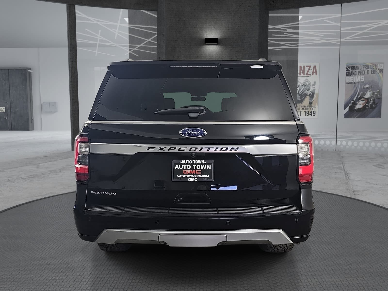 Used 2019 Ford Expedition Platinum AWD/4WD image 6