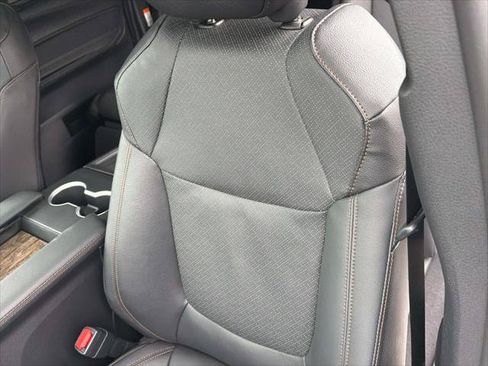 Certified 2025 Toyota Sienna Platinum FWD image 27
