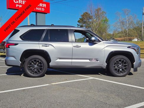 Used 2024 Toyota Sequoia Platinum AWD/4WD image 6