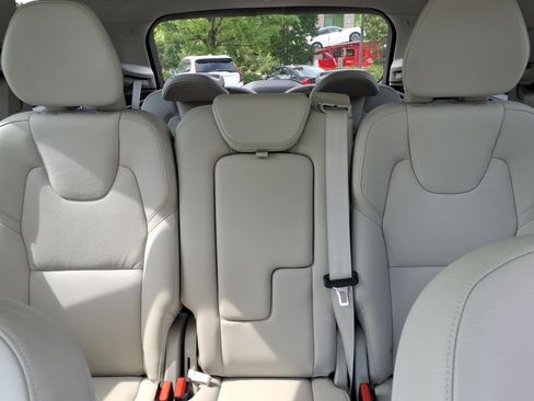 Certified 2024 Volvo XC90 B5 Plus AWD/4WD image 20