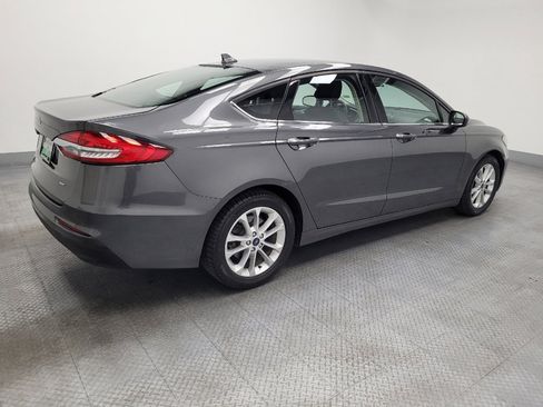 Used 2019 Ford Fusion SE FWD image 10