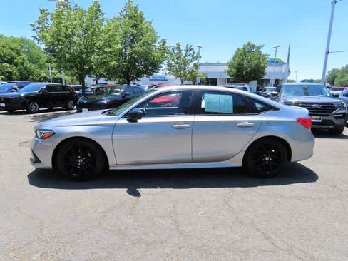 Used 2023 Honda Civic Sport image 3