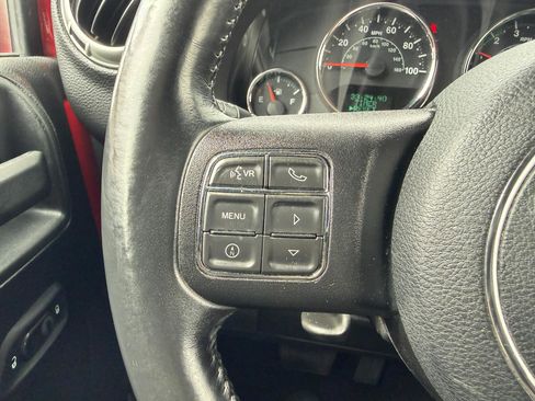 Used 2017 Jeep Wrangler Unlimited Sahara w/ Connectivity Group AWD/4WD image 44
