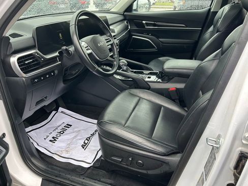 Used 2025 Kia Telluride S image 11