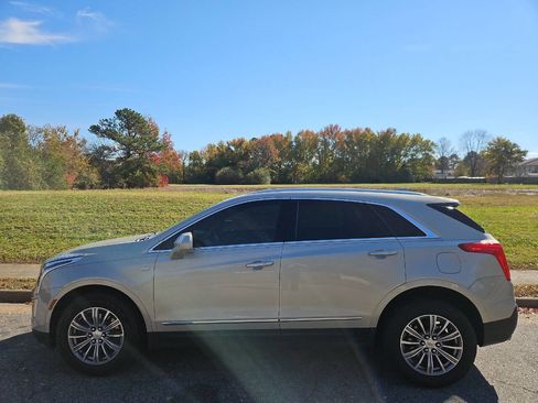 Used 2017 Cadillac XT5 Luxury w/ Driver Awareness Package image 2