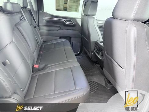 Used 2023 Chevrolet Silverado 1500 LTZ w/ LTZ Convenience Package II AWD/4WD image 17