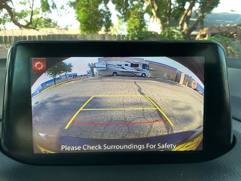 Used 2018 MAZDA MAZDA3 Grand Touring w/ Premium Equipment Package FWD image 22