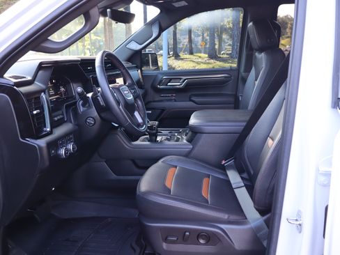 Used 2023 GMC Sierra 1500 AT4 w/ AT4 Premium Package AWD/4WD image 22