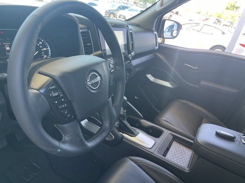 Used 2024 Nissan Frontier SL w/ Technology Package AWD/4WD image 10