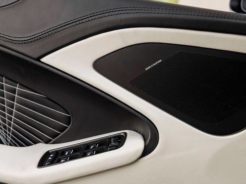 Used 2018 Aston Martin Vanquish S RWD image 20