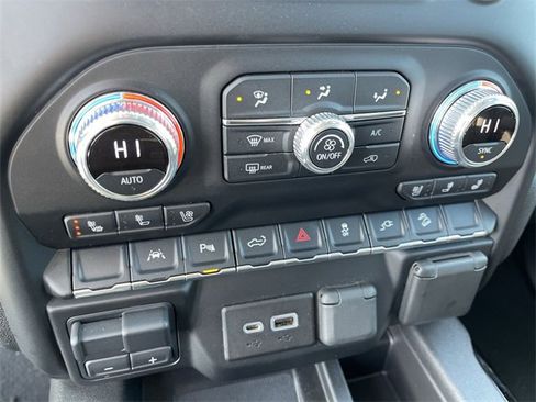 Used 2022 GMC Sierra 1500 SLT w/ SLT Premium Plus Package image 19