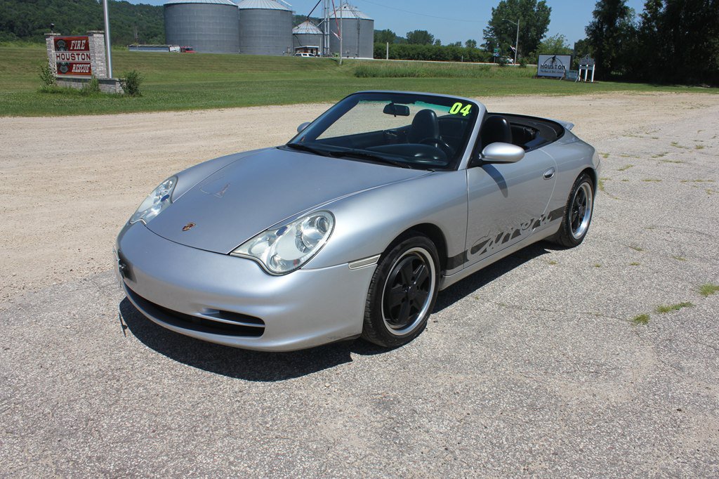 Used 2004 Porsche 911 Carrera RWD image 9