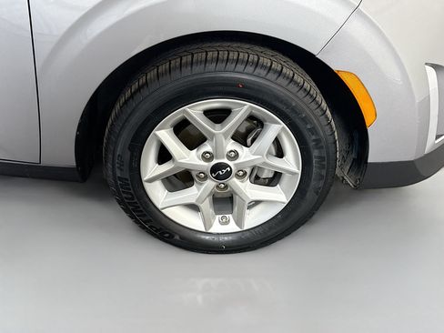 Used 2023 Kia Soul LX w/ Option Group 015 FWD image 31