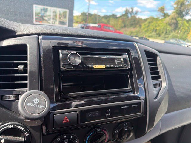 Used 2012 Toyota Tacoma 4x4 Regular Cab image 11