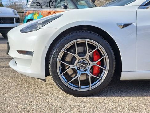 Used 2018 Tesla Model 3 Performance image 8