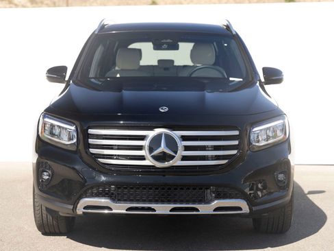 Used 2026 Mercedes-Benz GLB 250 image 4