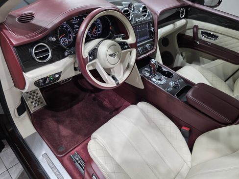 Used 2019 Bentley Bentayga AWD/4WD image 8