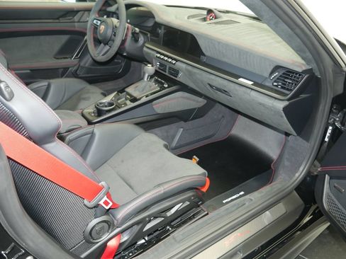 Certified 2025 Porsche 911 GT3 RWD image 20