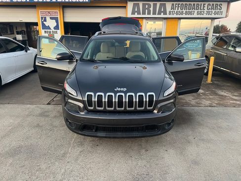 Used 2015 Jeep Cherokee Latitude FWD image 9