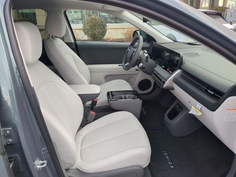 Certified 2025 Hyundai Ioniq 5 Limited image 34