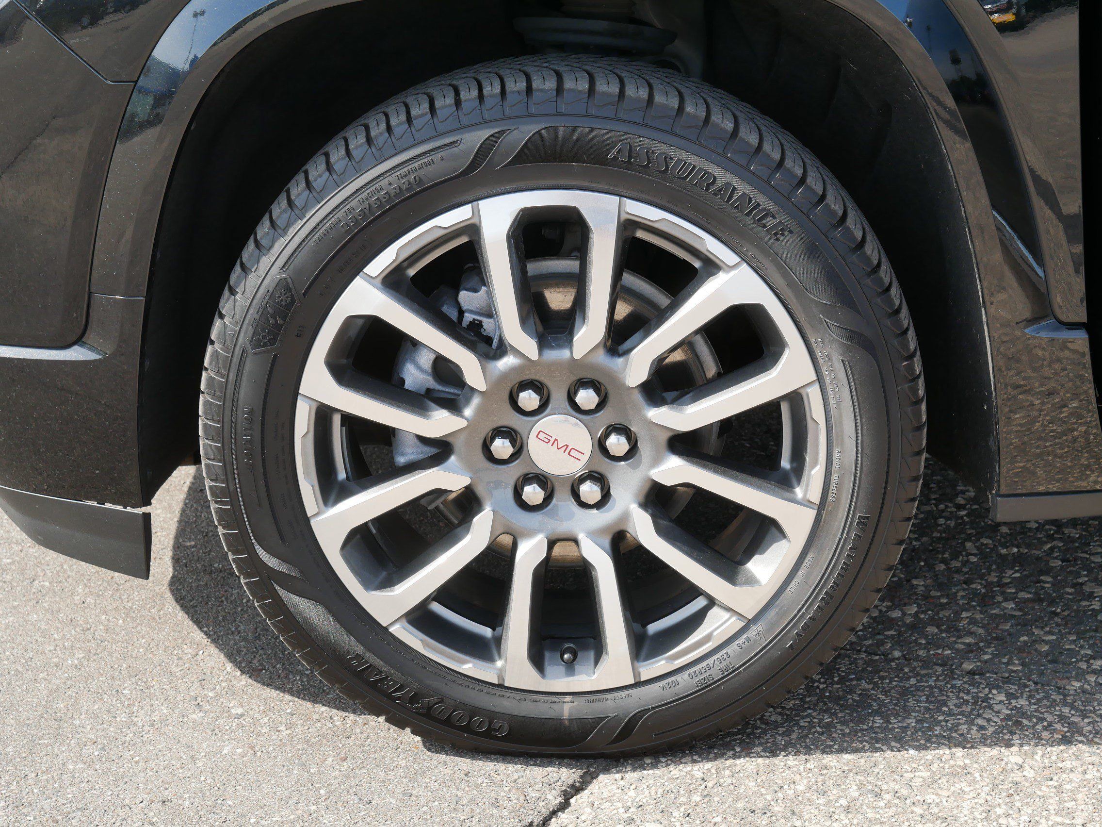 Used 2022 GMC Acadia Denali w/ Trailering Package AWD/4WD image 15