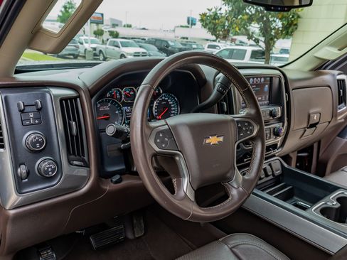 Used 2016 Chevrolet Silverado 2500 LT w/ LT Convenience Package AWD/4WD image 16