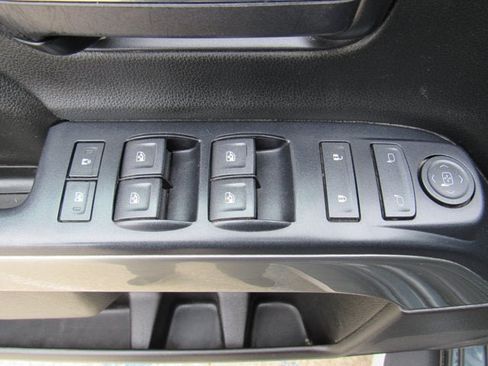 Used 2018 Chevrolet Silverado 1500 LT AWD/4WD image 8
