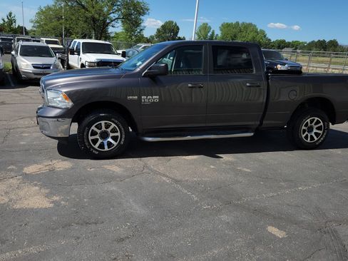 Used 2019 RAM 1500 Classic SLT AWD/4WD image 5