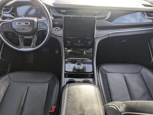 Used 2022 Jeep Grand Cherokee Limited image 11