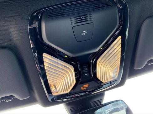 Used 2024 BMW 330i Sedan w/ Convenience Package image 30