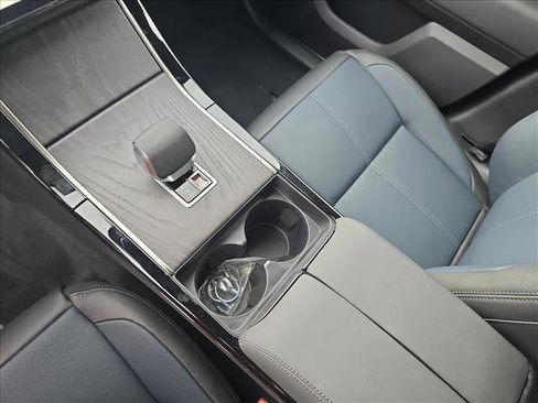 New 2026 Land Rover Range Rover Velar Dynamic SE image 22