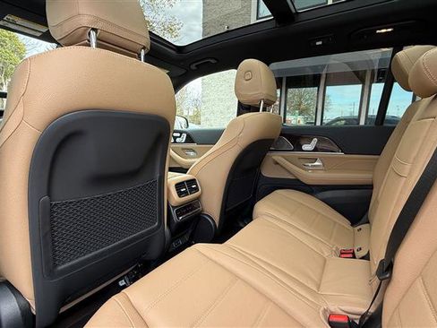 Used 2024 Mercedes-Benz GLS 450 4MATIC w/ AMG Line Exterior image 17