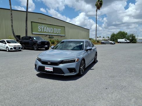 Used 2024 Honda Civic Touring image 4