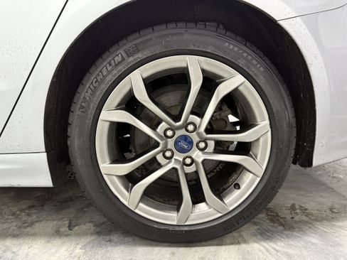 Used 2020 Ford Fusion SE image 27