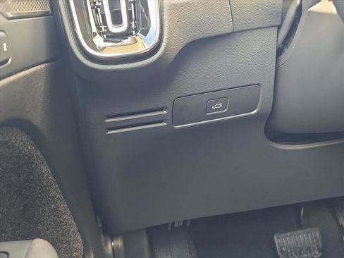 Certified 2023 Volvo XC40 B5 Ultimate w/ Climate Package image 11