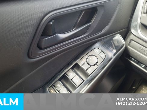 Used 2024 Nissan Rogue S image 19