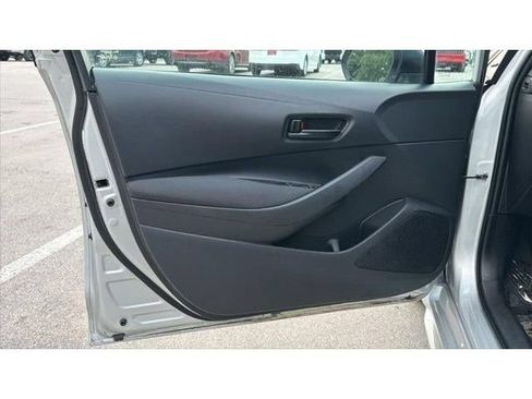Used 2023 Toyota Corolla LE FWD image 13