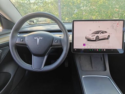 Used 2022 Tesla Model 3 Long Range AWD/4WD image 22