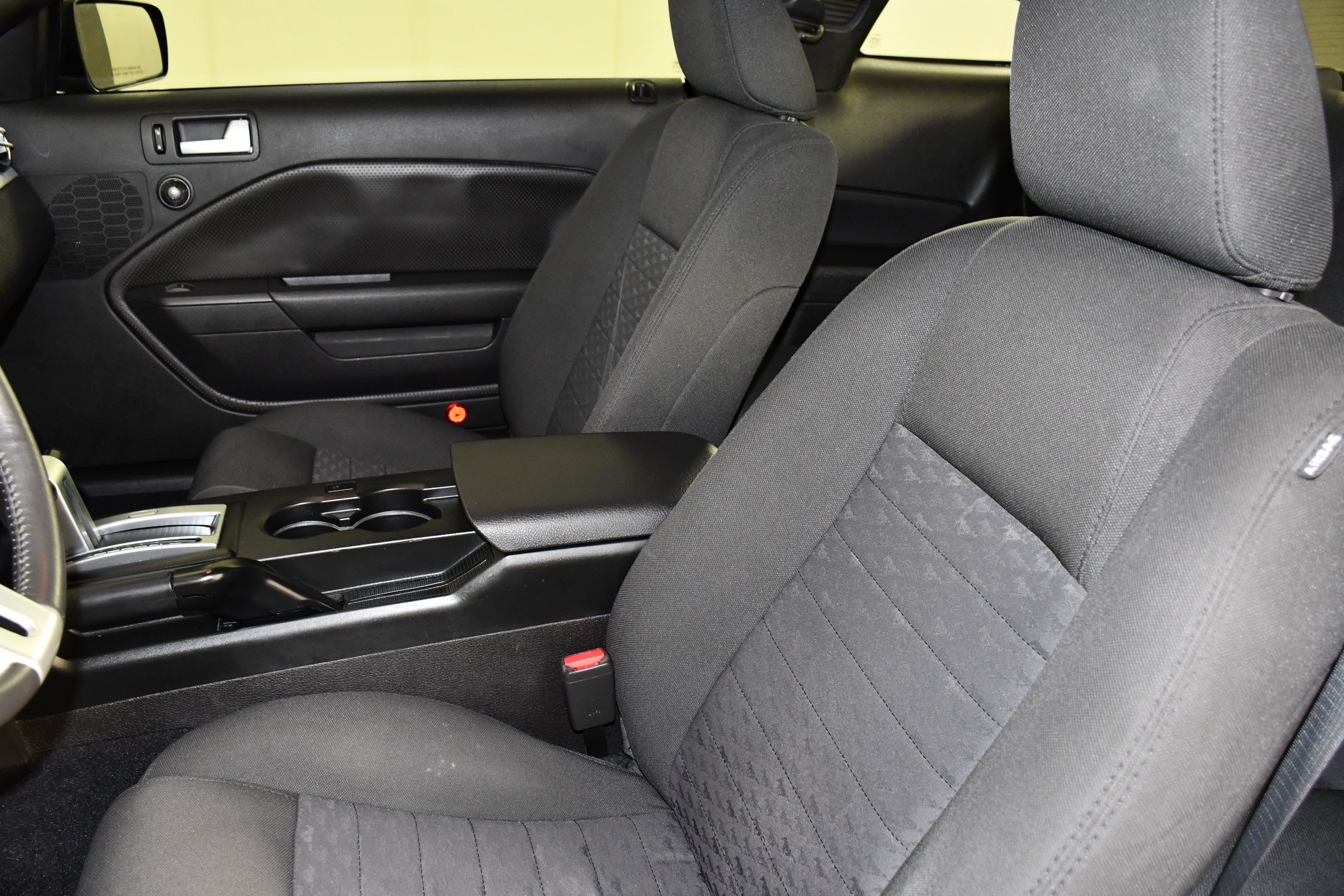 Used 2008 Ford Mustang GT RWD image 32
