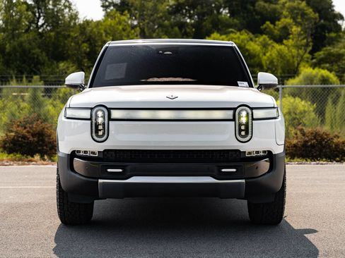Used 2023 Rivian R1S Adventure AWD/4WD image 2