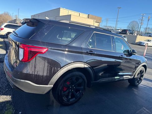 Used 2022 Ford Explorer ST w/ Equipment Group 401A image 7