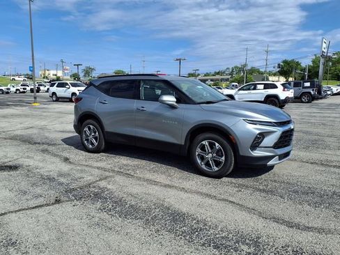 Used 2024 Chevrolet Blazer LT w/ Convenience Package FWD image 9