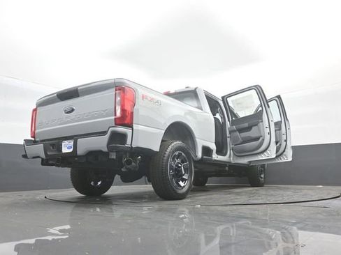 New 2026 Ford F250 4x4 Crew Cab Super Duty image 44