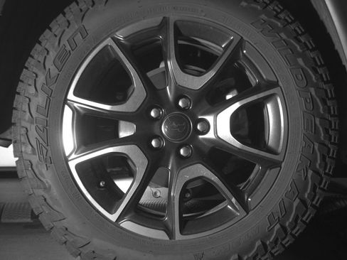 Used 2025 Jeep Compass Trailhawk image 14