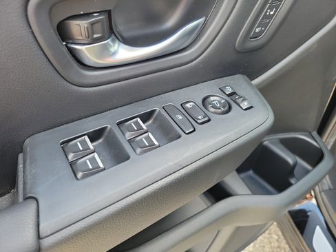 Certified 2025 Honda Pilot Black Edition image 25